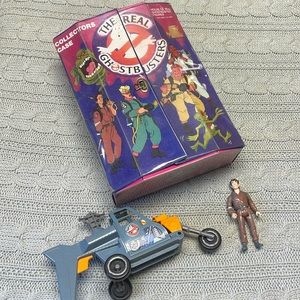 Vintage 80’s ghost busters case and toy